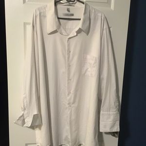 Geoffrey Beene wrinkle free button down shirt